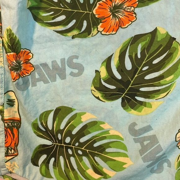 Jaws Universal Studios Tropical Hawaiian Shirt Shark size XL - Picture 7 of 15